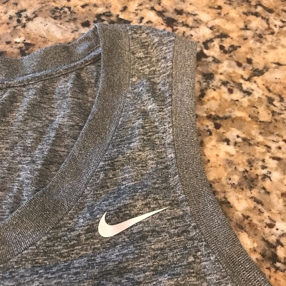 👟NIKE DRI FIT Tank